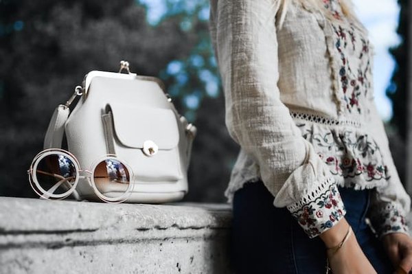 Quels sont les accessoires indispensables pour compléter son look ?